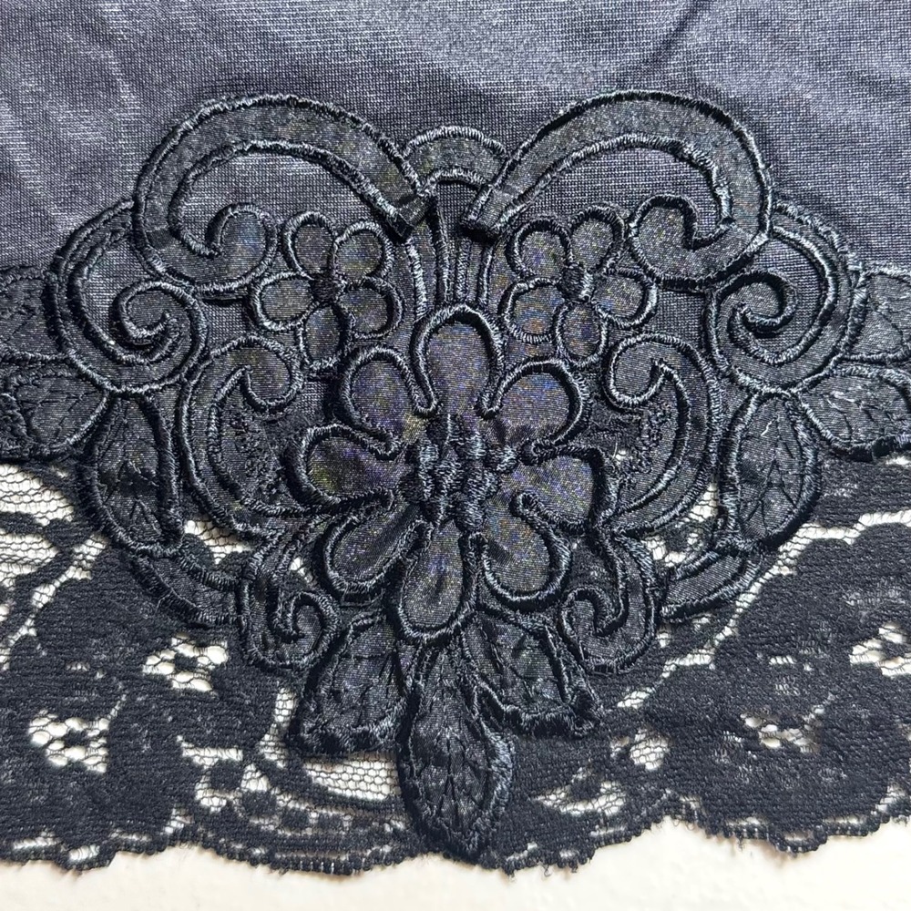 Vtg. Half Slip Black Nylon Lace‎ Trim Embroidery Lingerie Waist 32/34 Dark Fairy